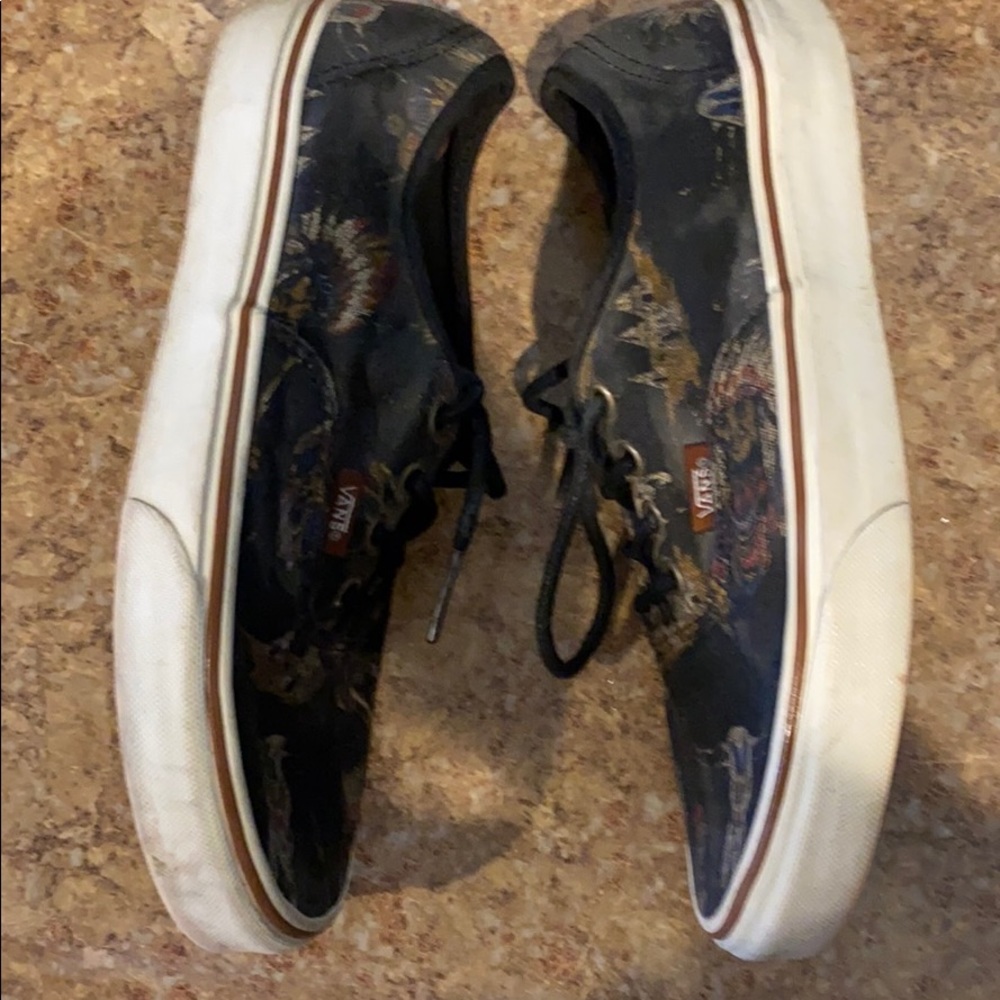 Vans - Picture 2 of 5